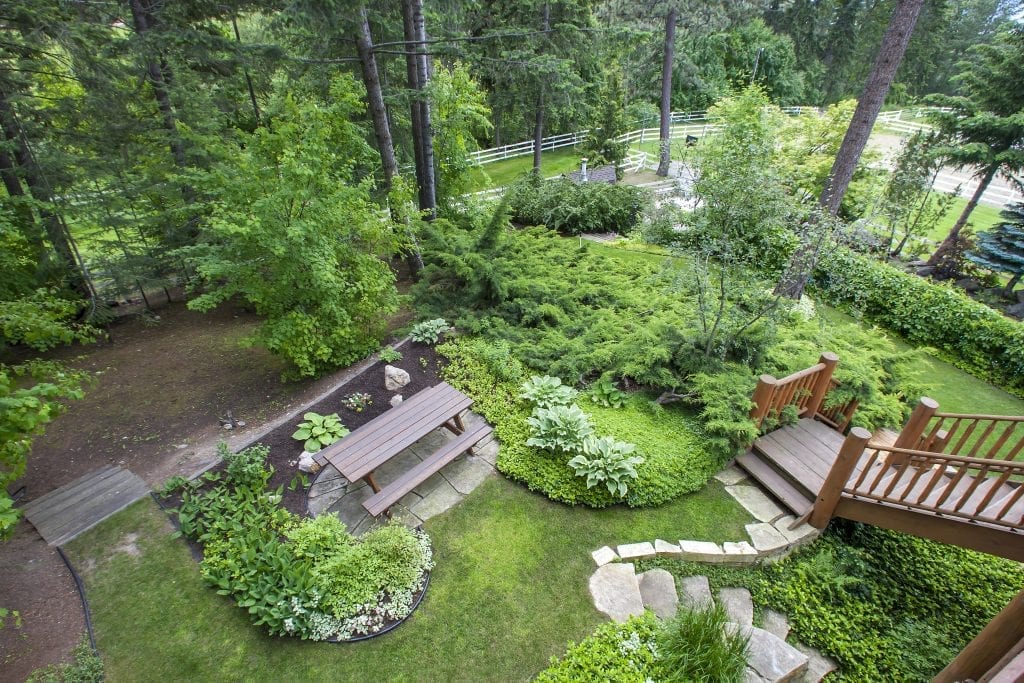Okanagan Luxury Homes & Gardens - Backyard Garden