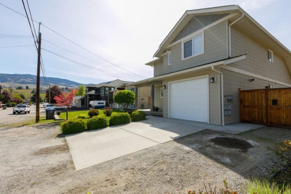 445 Hardie Road family home with legal suite Domeij and Associates